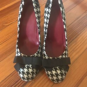 Houndstooth heels